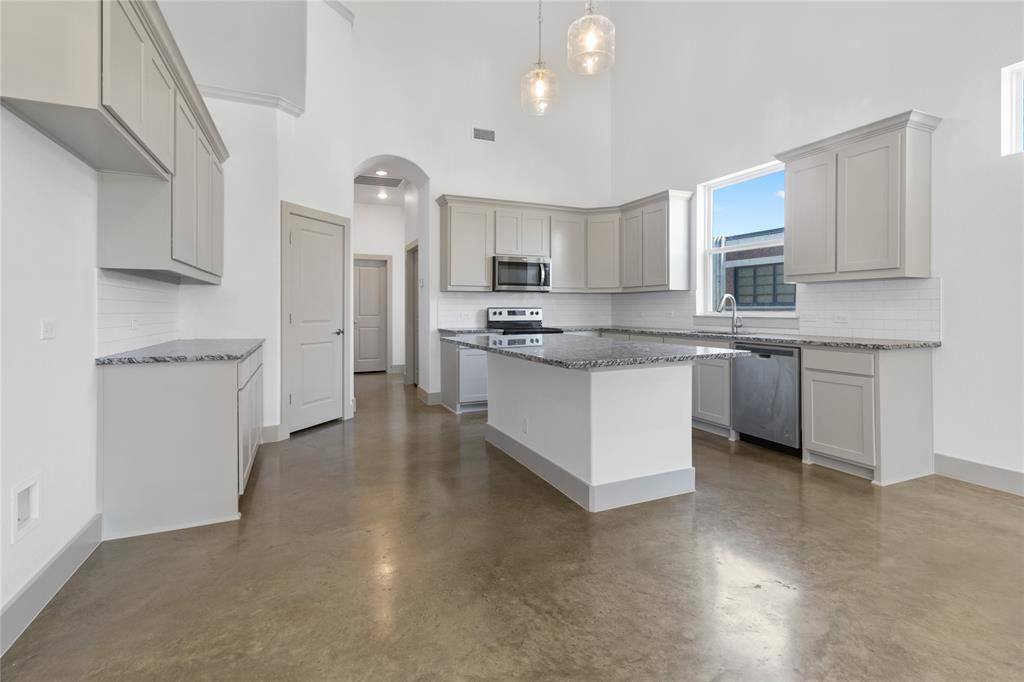 229 East 5th Street, Ferris, TX 75125