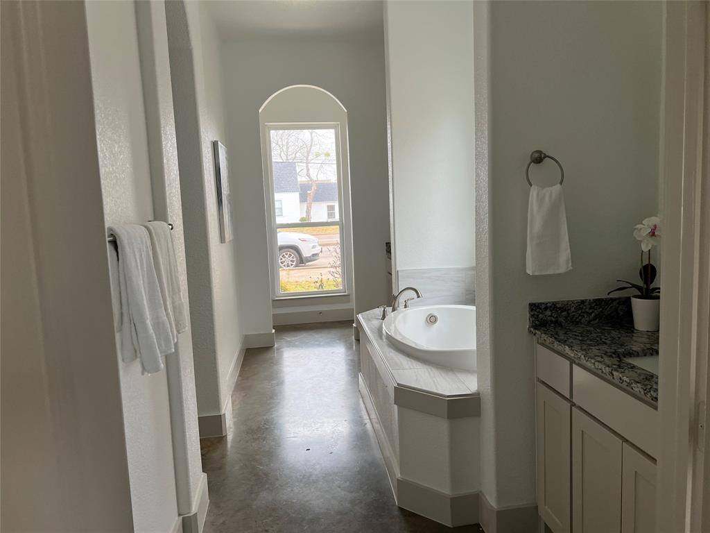 229 East 5th Street, Ferris, TX 75125