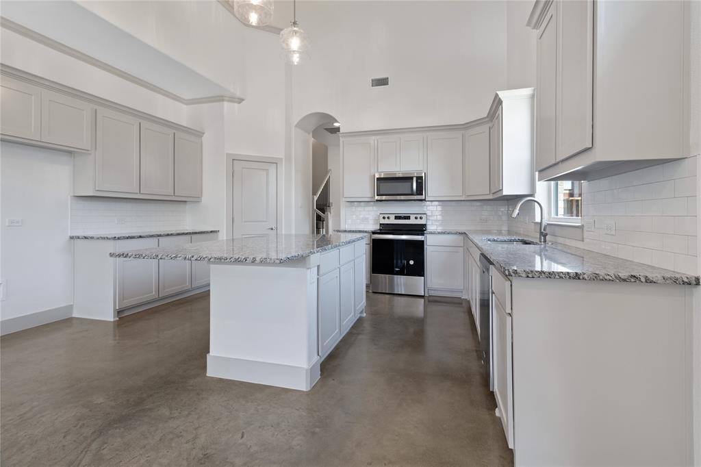 229 East 5th Street, Ferris, TX 75125