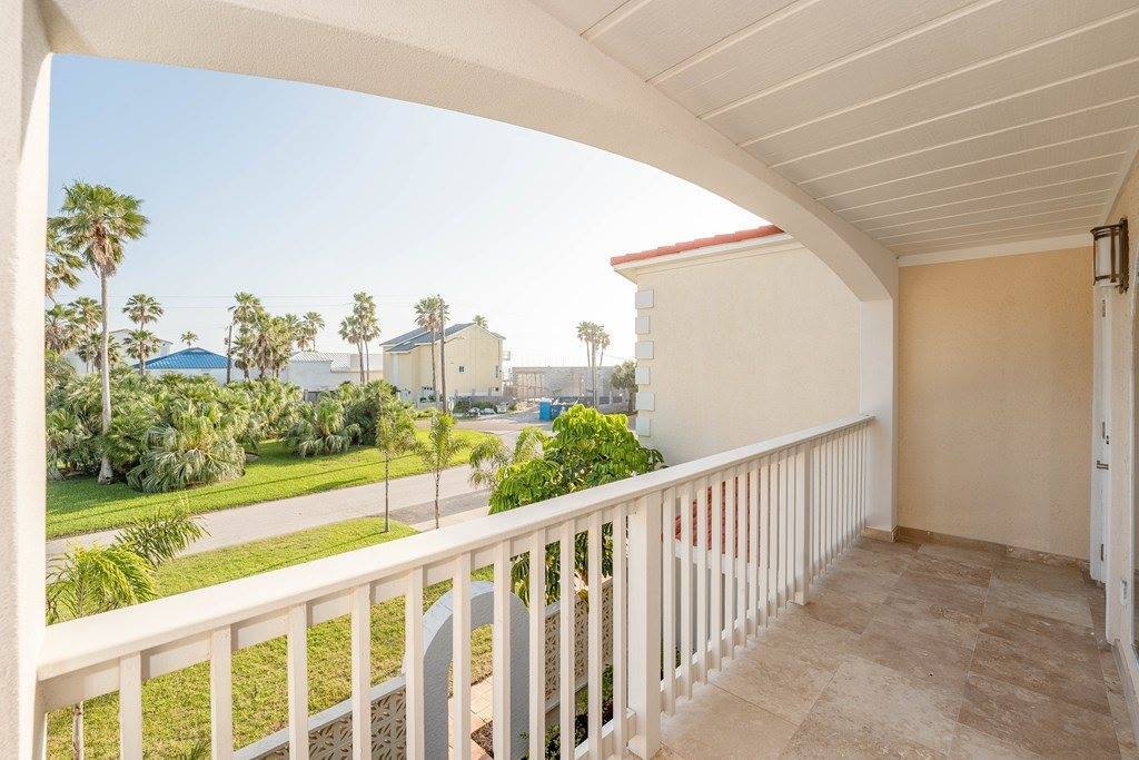 226 West Sunset Dr, South Padre Island, TX 78597