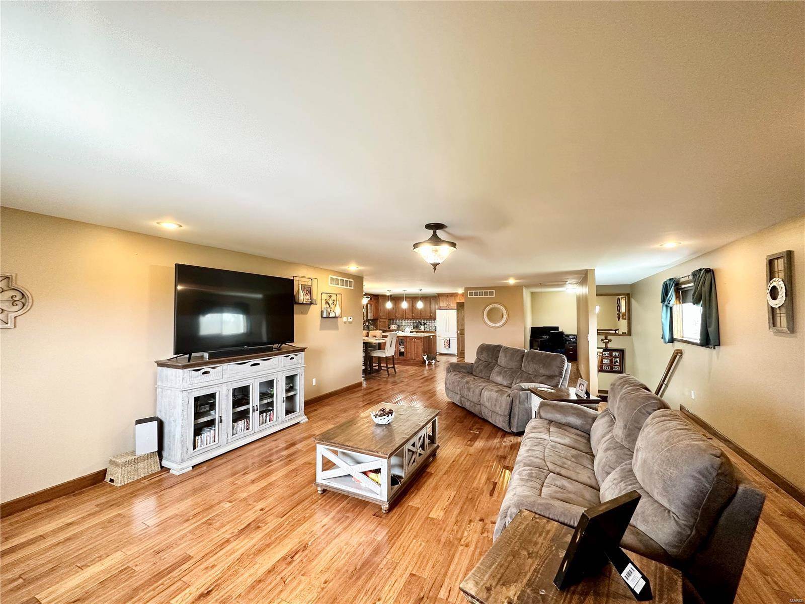 11200 Highway D, Dixon, MO 65459