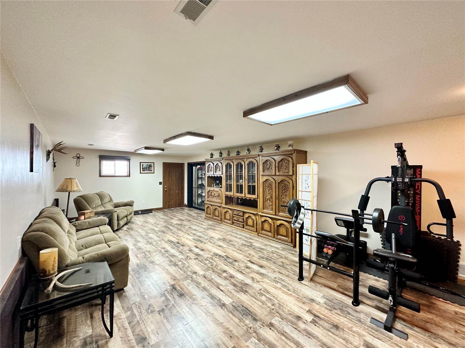 11200 Highway D, Dixon, MO 65459