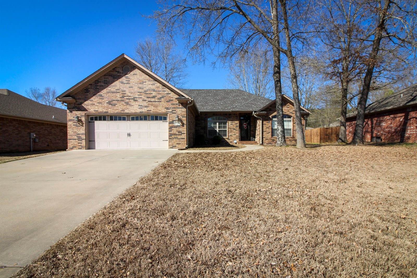 327 Sagewood Lane, Russellville, AR 72802