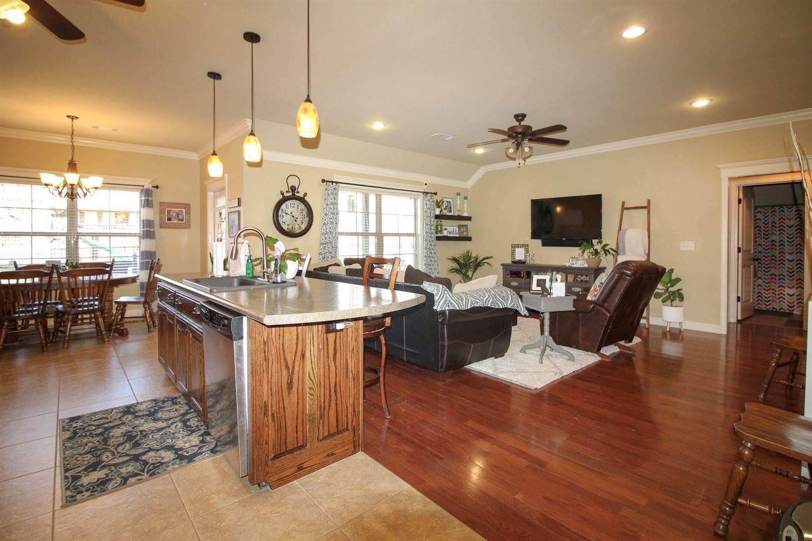 327 Sagewood Lane, Russellville, AR 72802