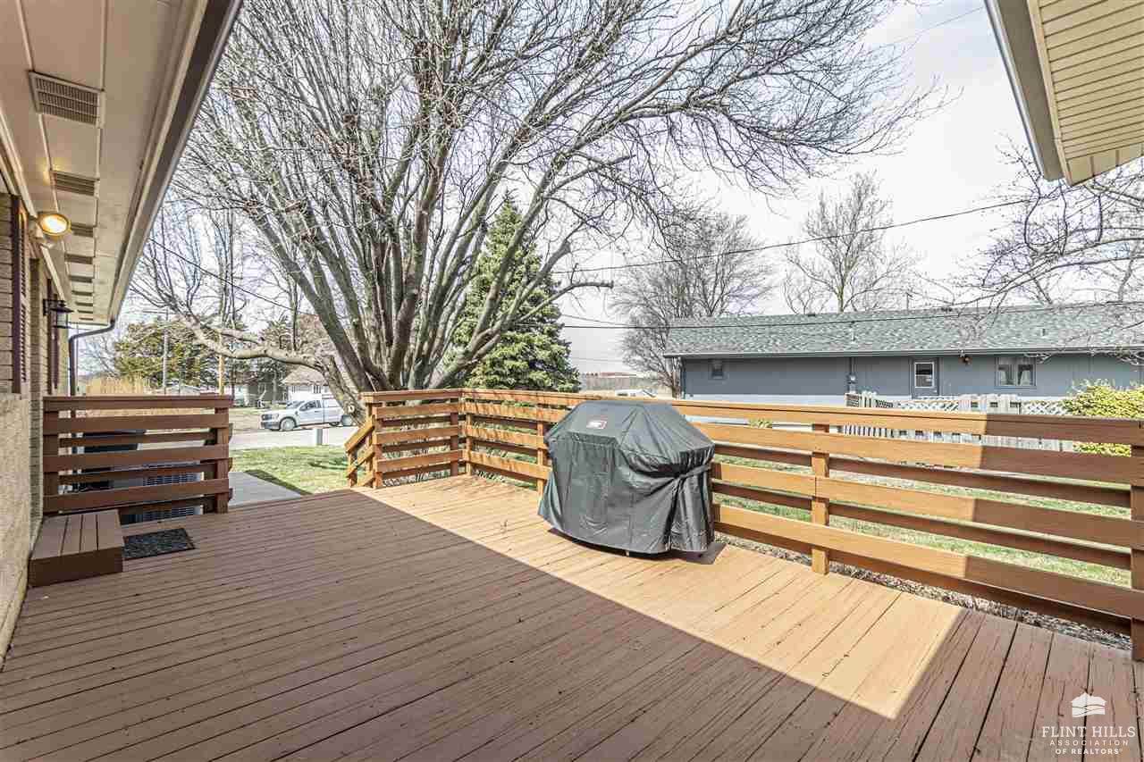 502 E Lewerenz, Herington, KS 67449