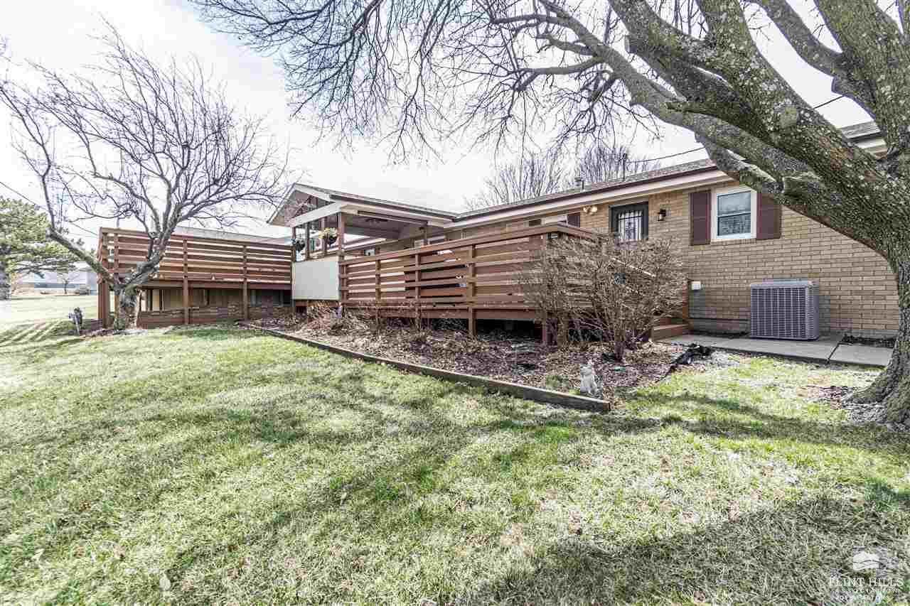 502 E Lewerenz, Herington, KS 67449