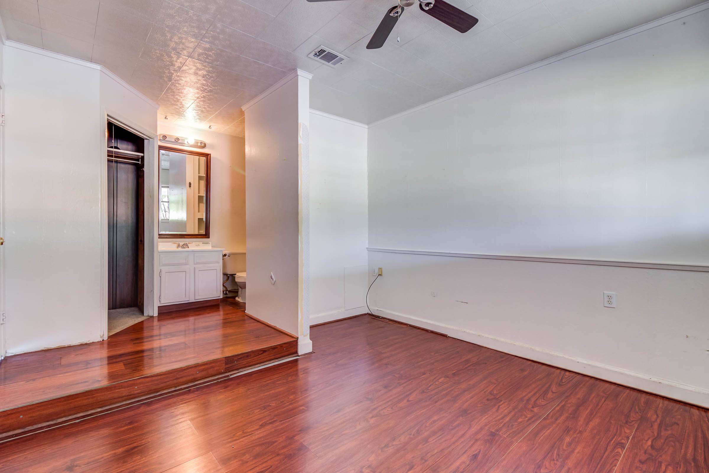 1889 Greater Ave, Biloxi, MS 39531