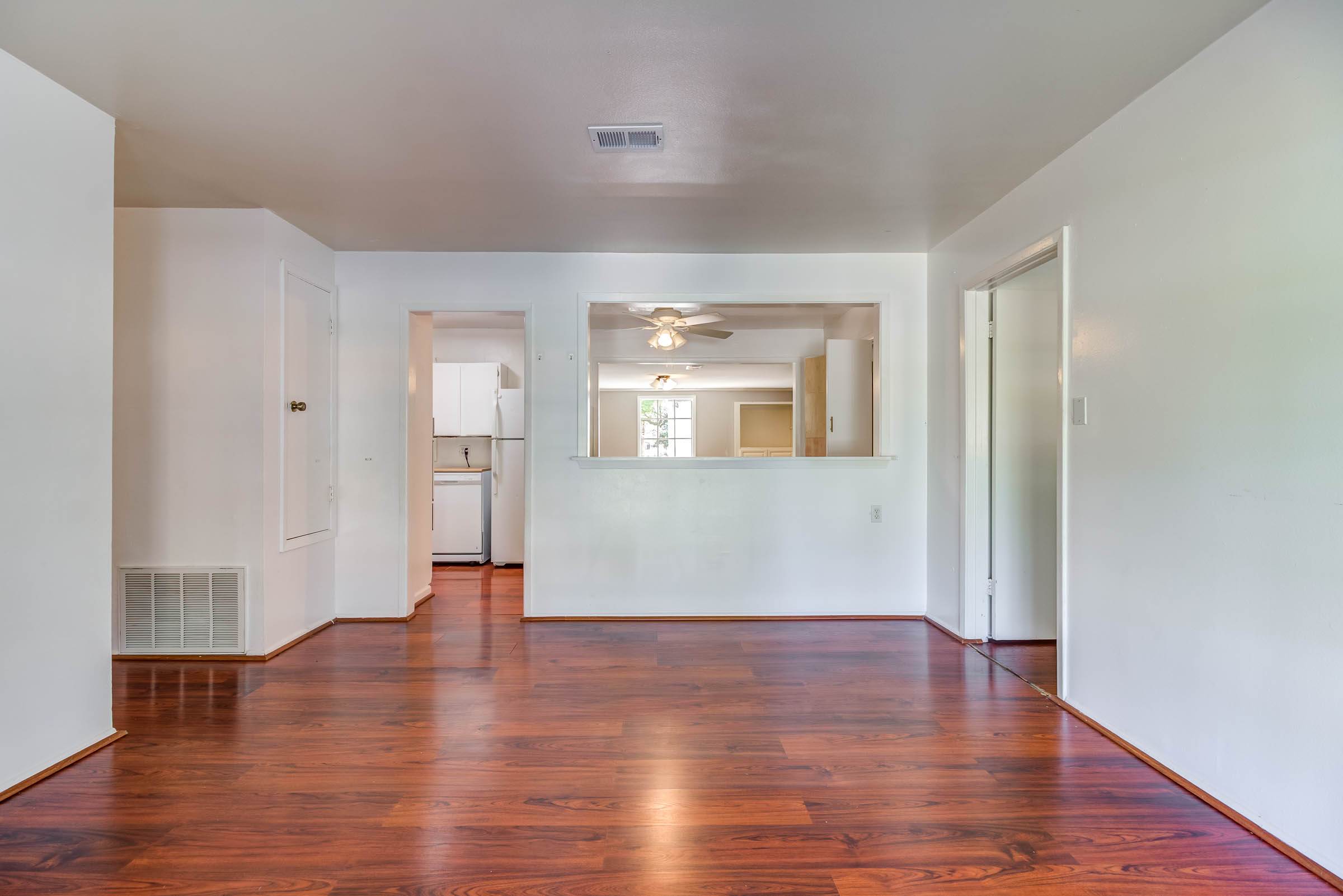 1889 Greater Ave, Biloxi, MS 39531