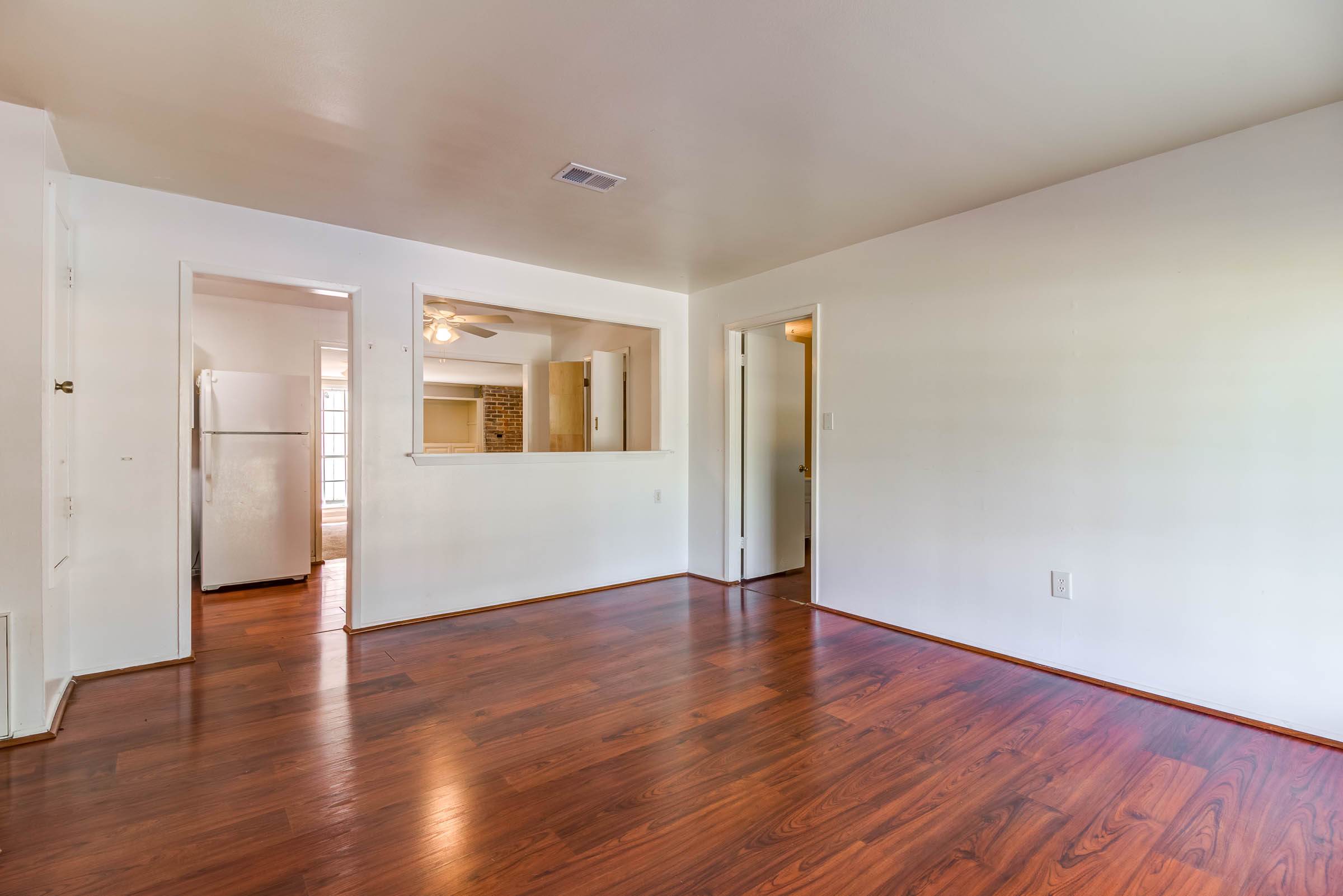 1889 Greater Ave, Biloxi, MS 39531