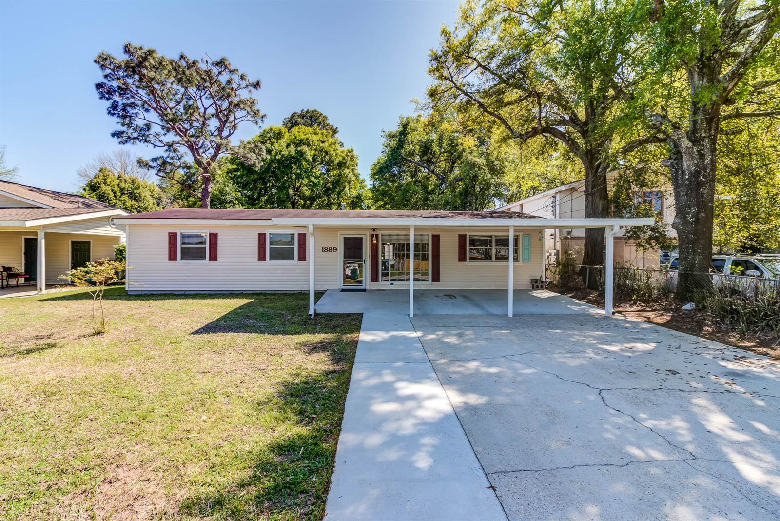 1889 Greater Ave, Biloxi, MS 39531