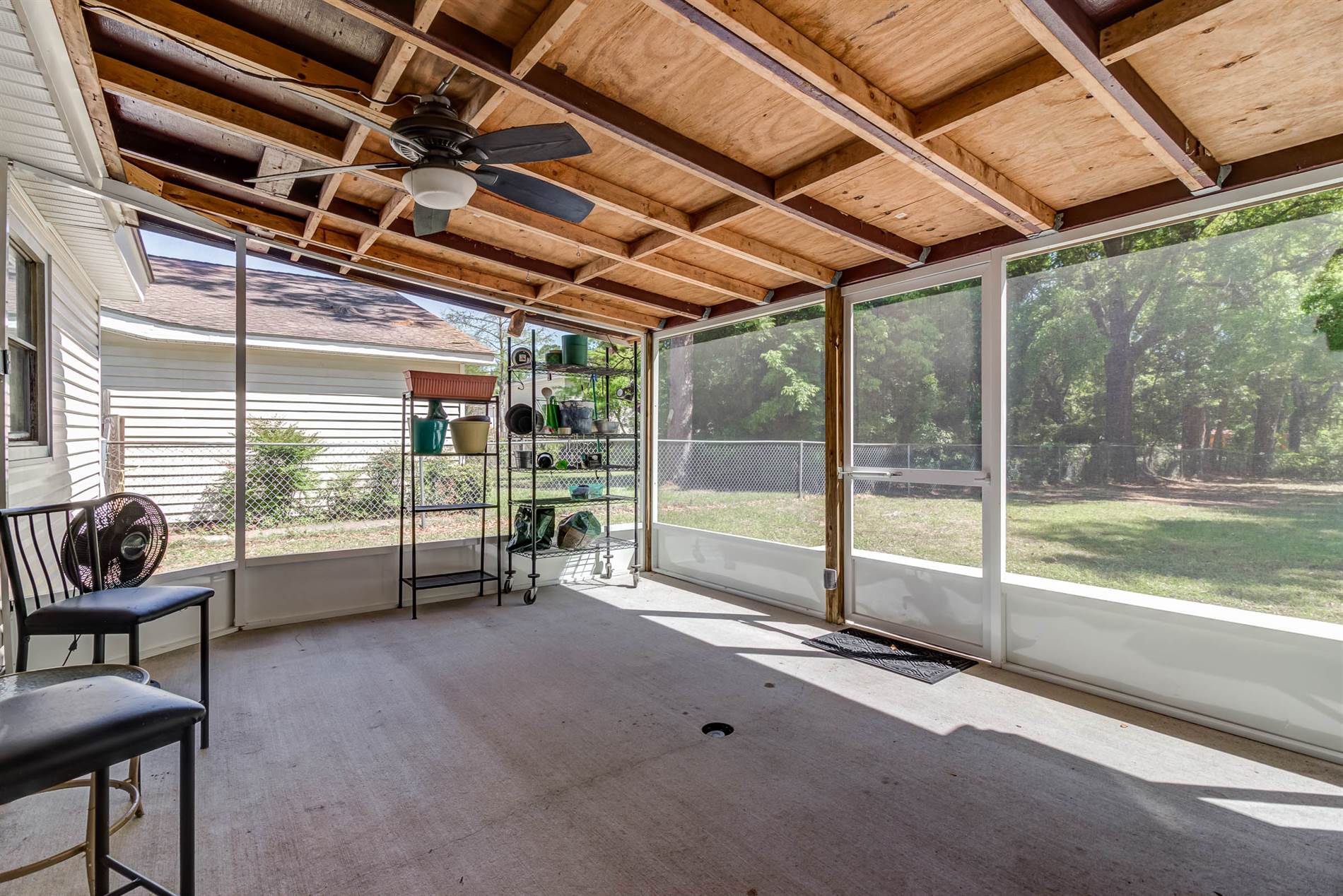 1889 Greater Ave, Biloxi, MS 39531