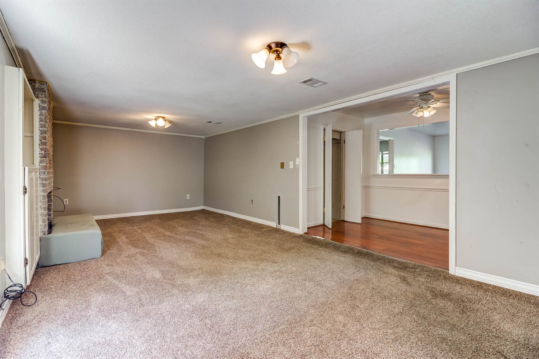 1889 Greater Ave, Biloxi, MS 39531