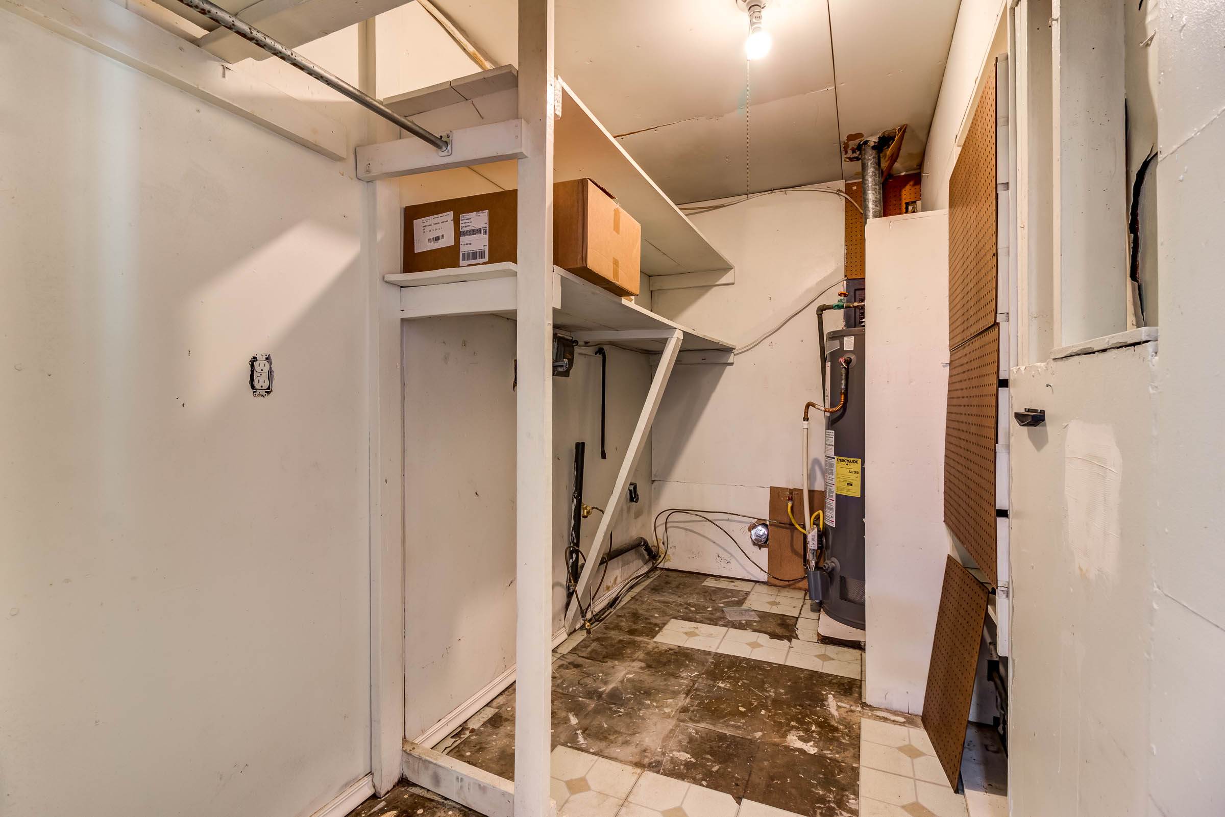 1889 Greater Ave, Biloxi, MS 39531