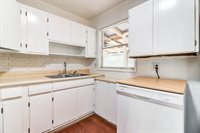 1889 Greater Ave, Biloxi, MS 39531