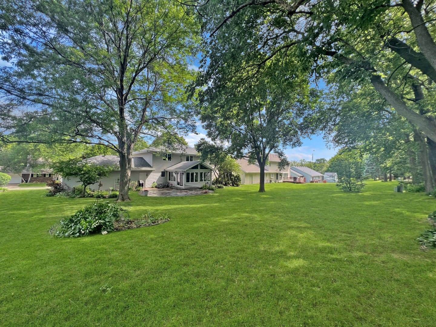 2207 Countryside Lane, Freeport, IL 61032