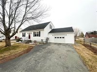 24 Williams Street, Hampden, ME 04444