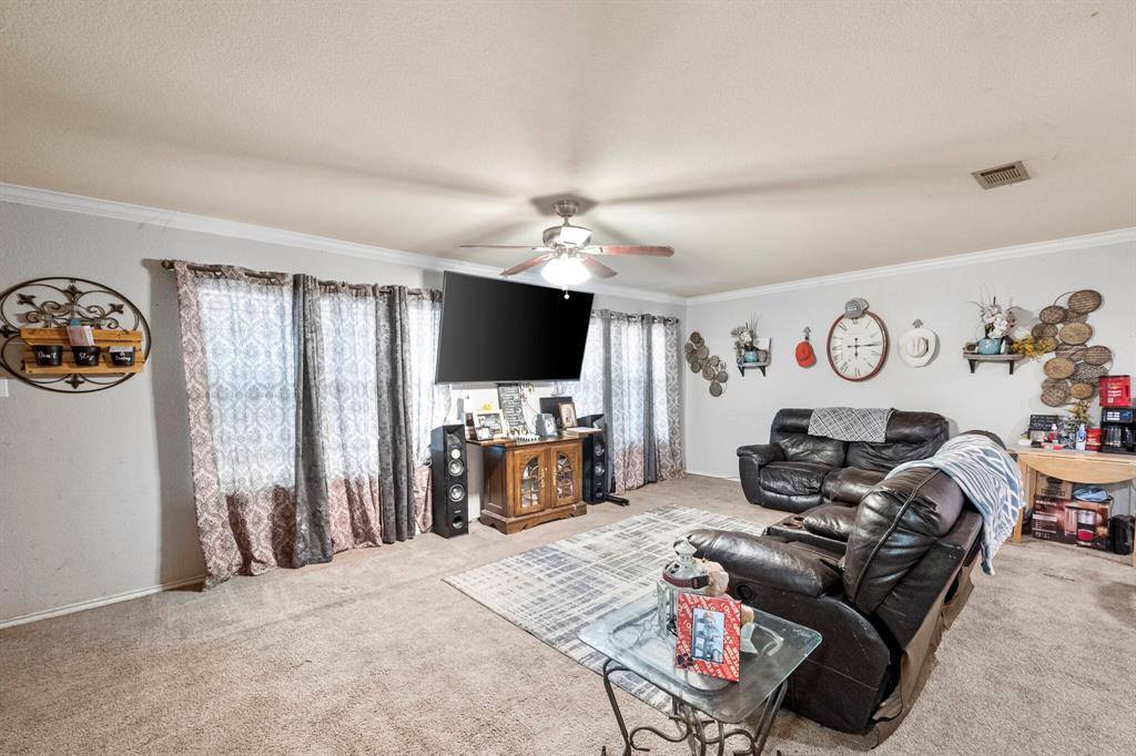 5912 Falcon Court North, Joshua, TX 76058