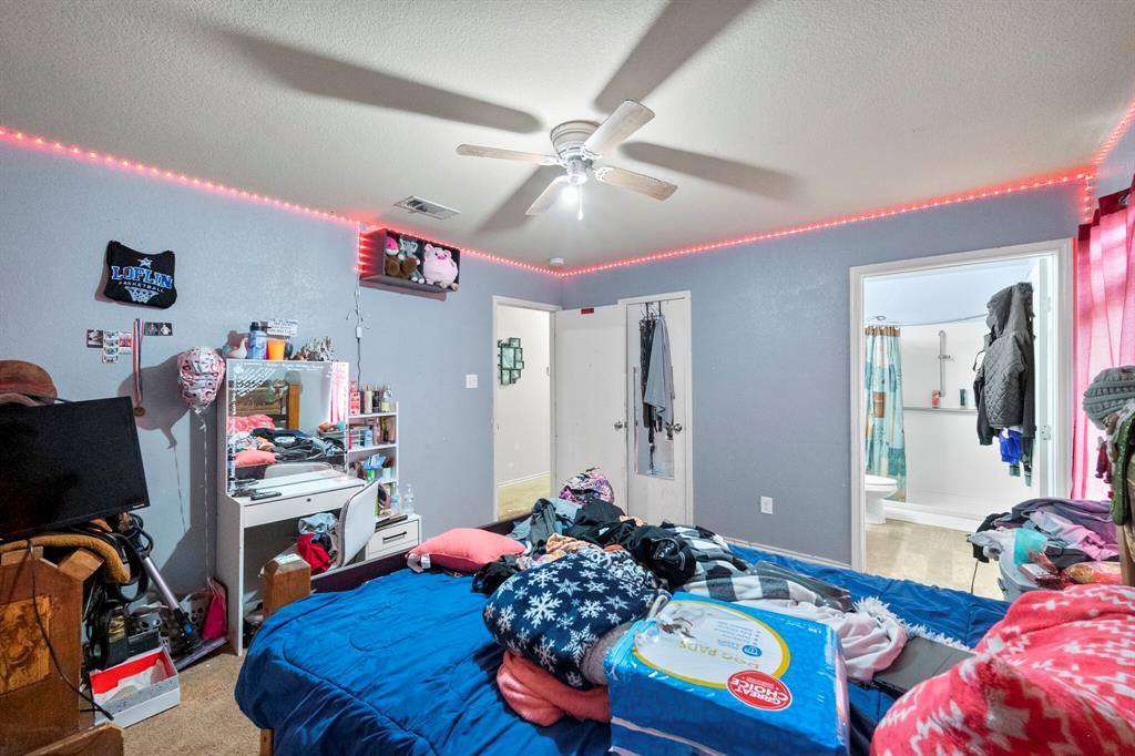 5912 Falcon Court North, Joshua, TX 76058