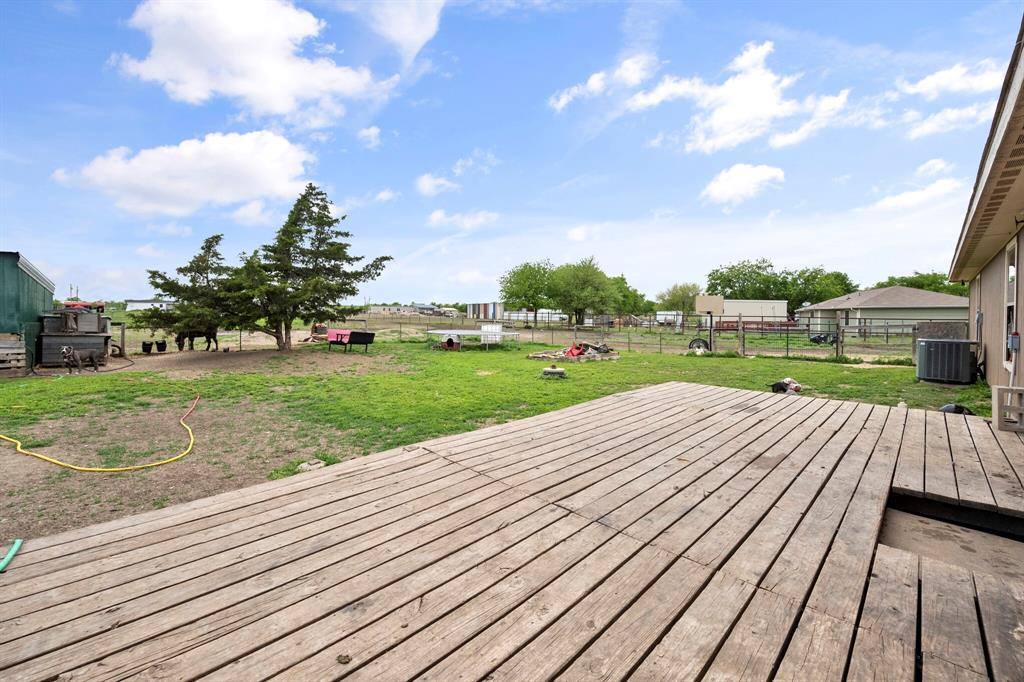 5912 Falcon Court North, Joshua, TX 76058