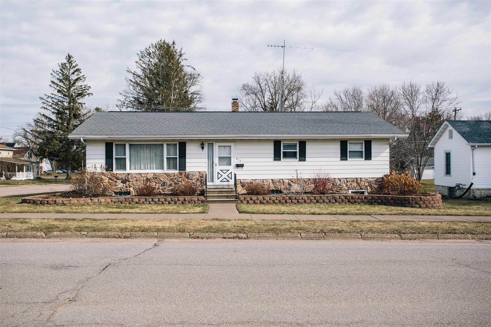 415 W 4th Street, Neillsville, WI 54456