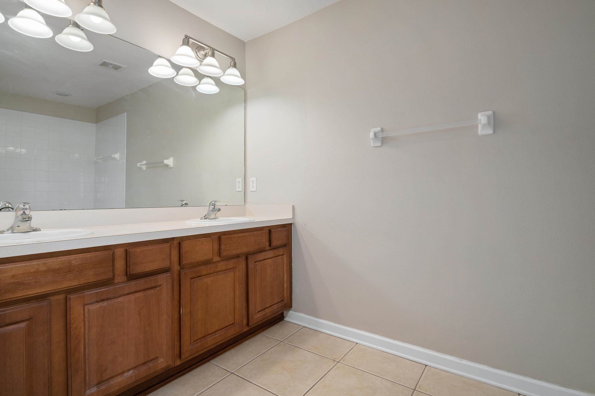 8359 72ND Street East, Bradenton, FL 34201