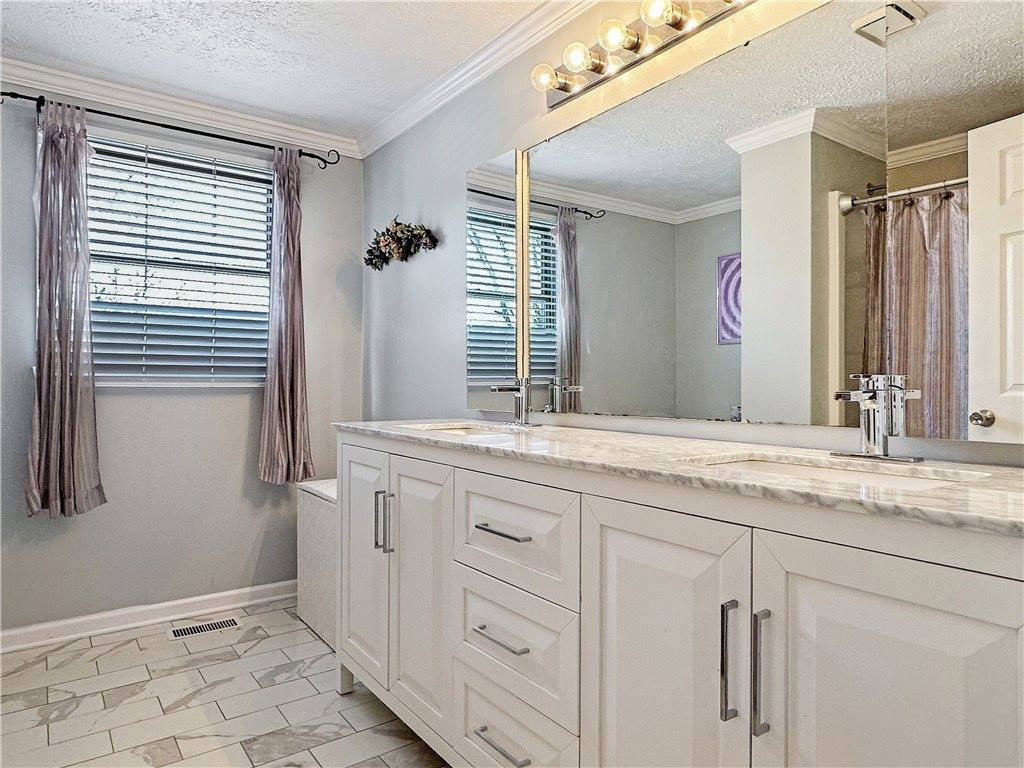 16 Charisma Drive, Gates, NY 14606