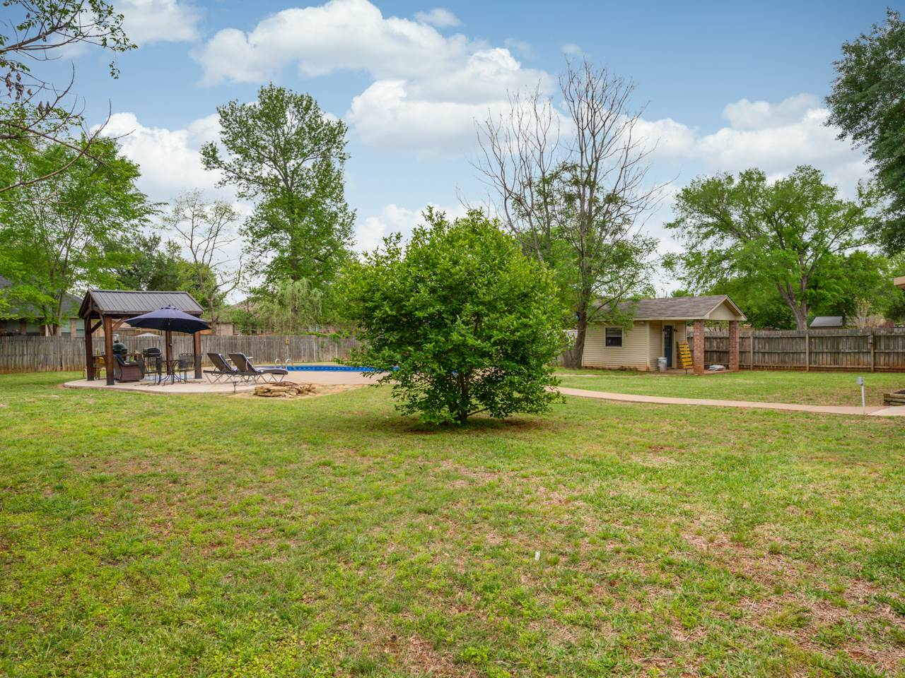 509 Quail Ln, Whitehouse, TX 75791