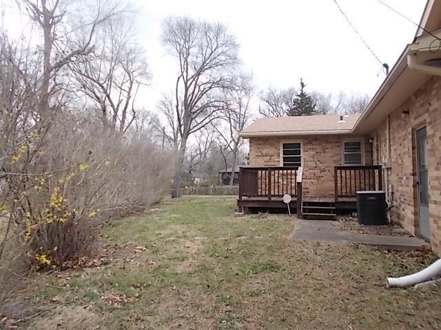 1726 SW Shunga Dr, Topeka, KS 66611