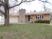 1726 SW Shunga Dr, Topeka, KS 66611