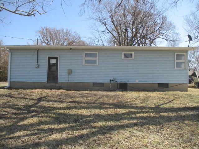 103 S Nevada St, Leonardville, KS 66449