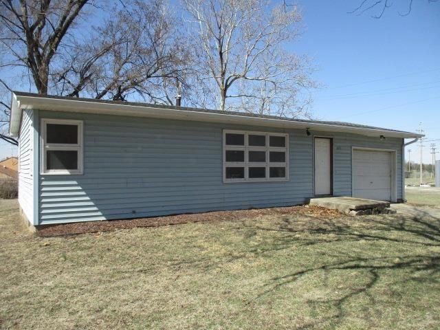 103 S Nevada St, Leonardville, KS 66449