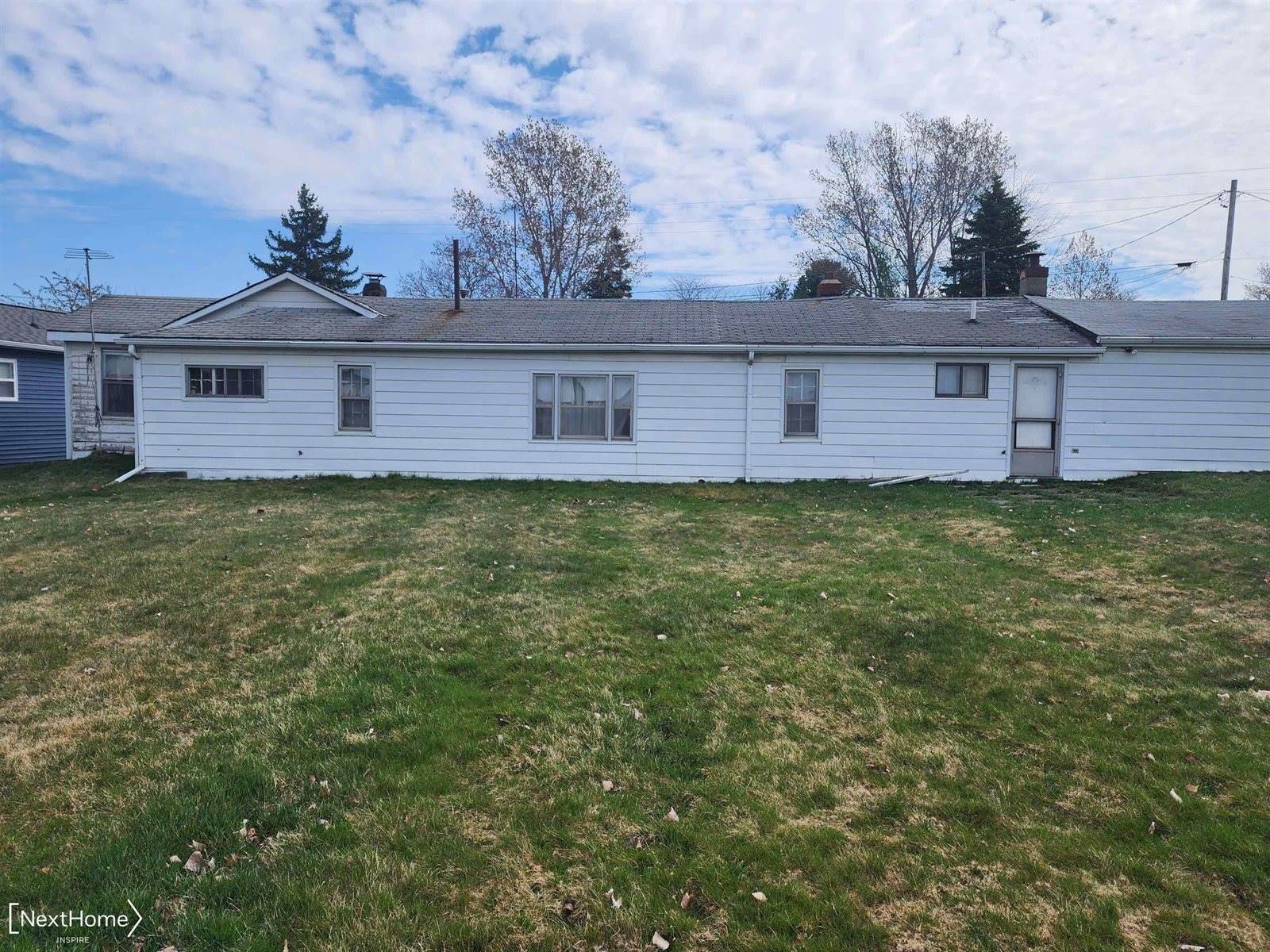 124 Parkway Avenue, Houghton Lake, MI 48629