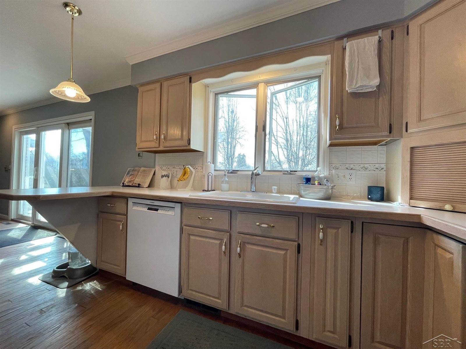 5395 Frovan Pl, Saginaw, MI 48638