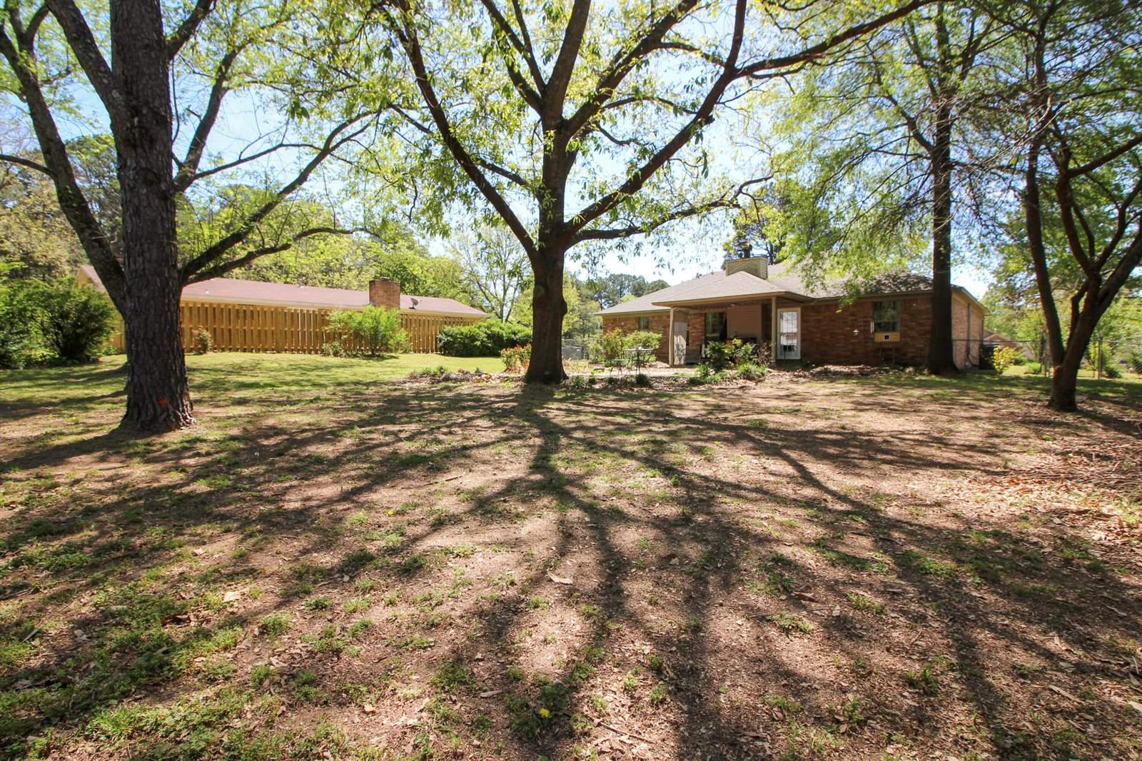 4 Wedgewood Drive, Russellville, AR 72802