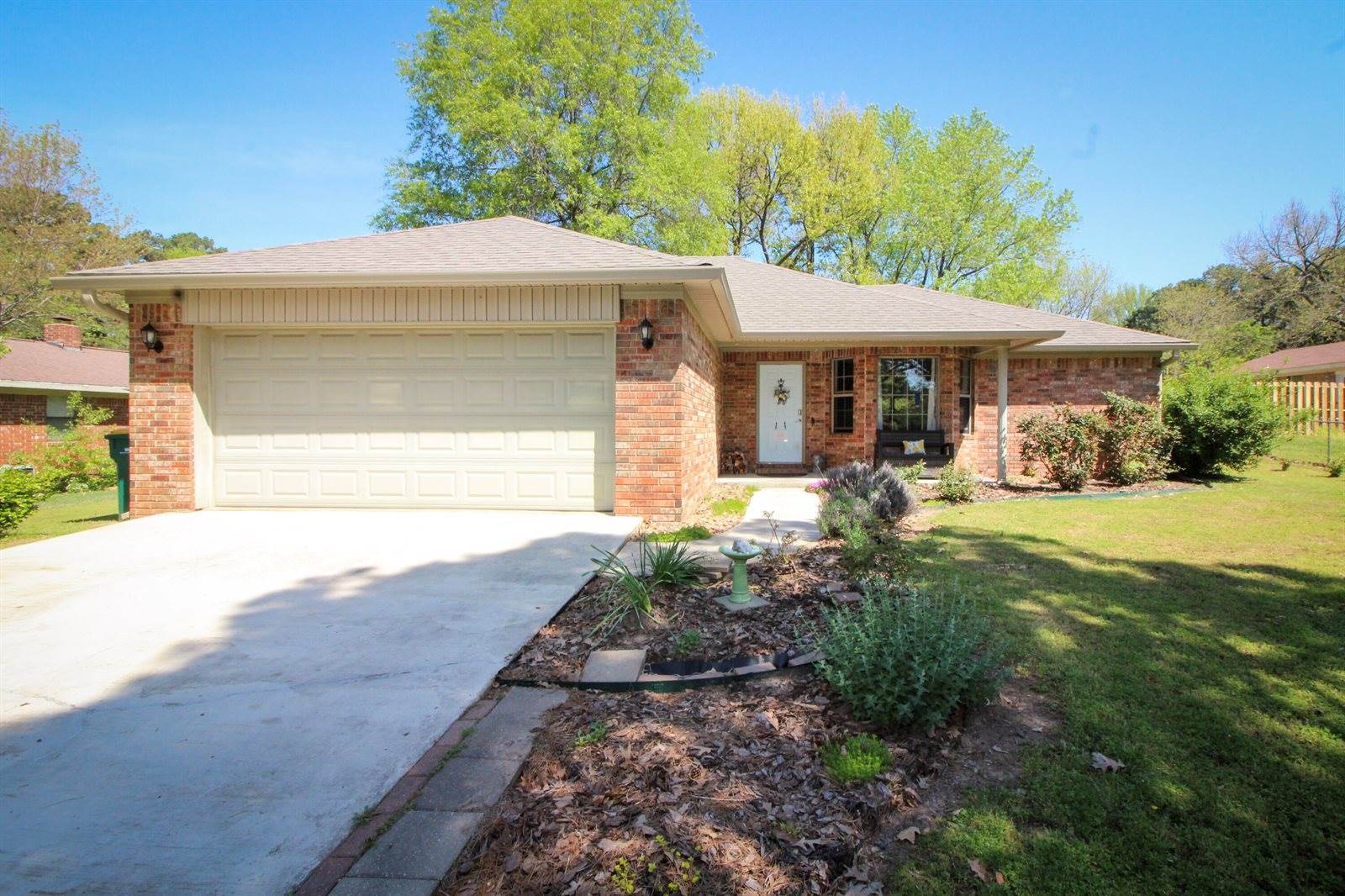 4 Wedgewood Drive, Russellville, AR 72802