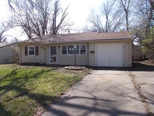 4731 SW 17th St, Topeka, KS 66604