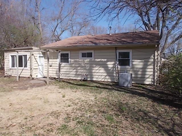 4731 SW 17th St, Topeka, KS 66604