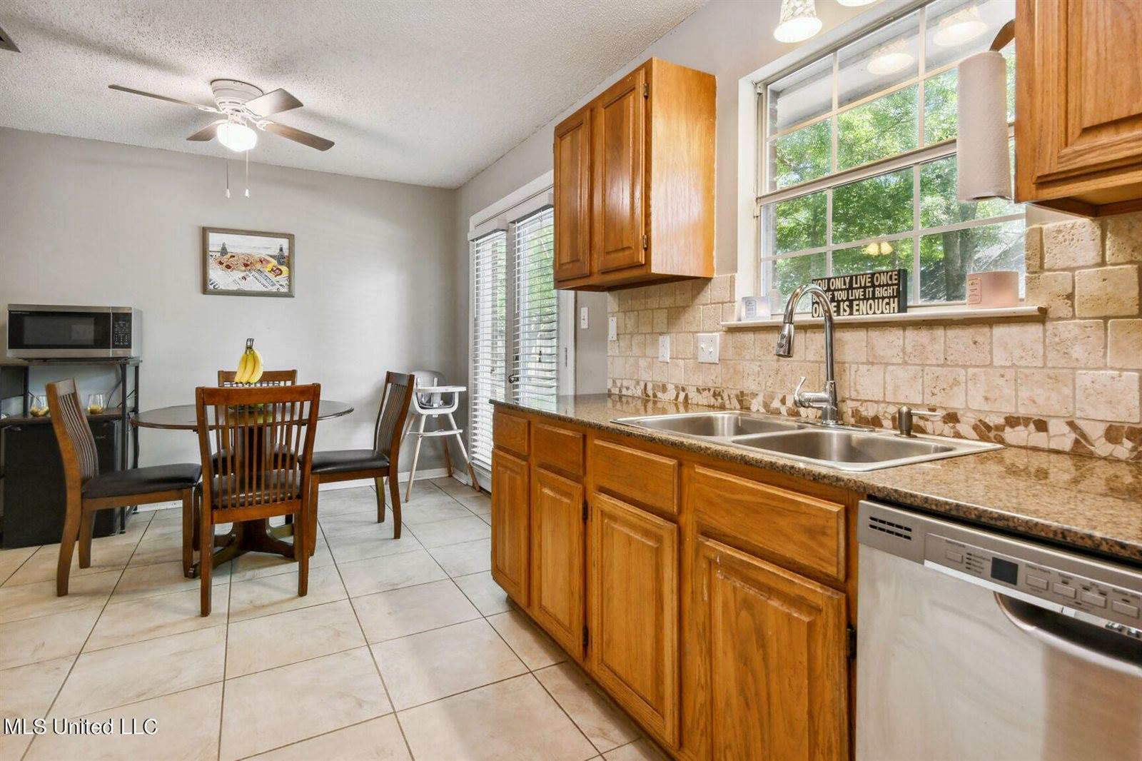 11431 Bayou Place, Ocean Springs, MS 39564