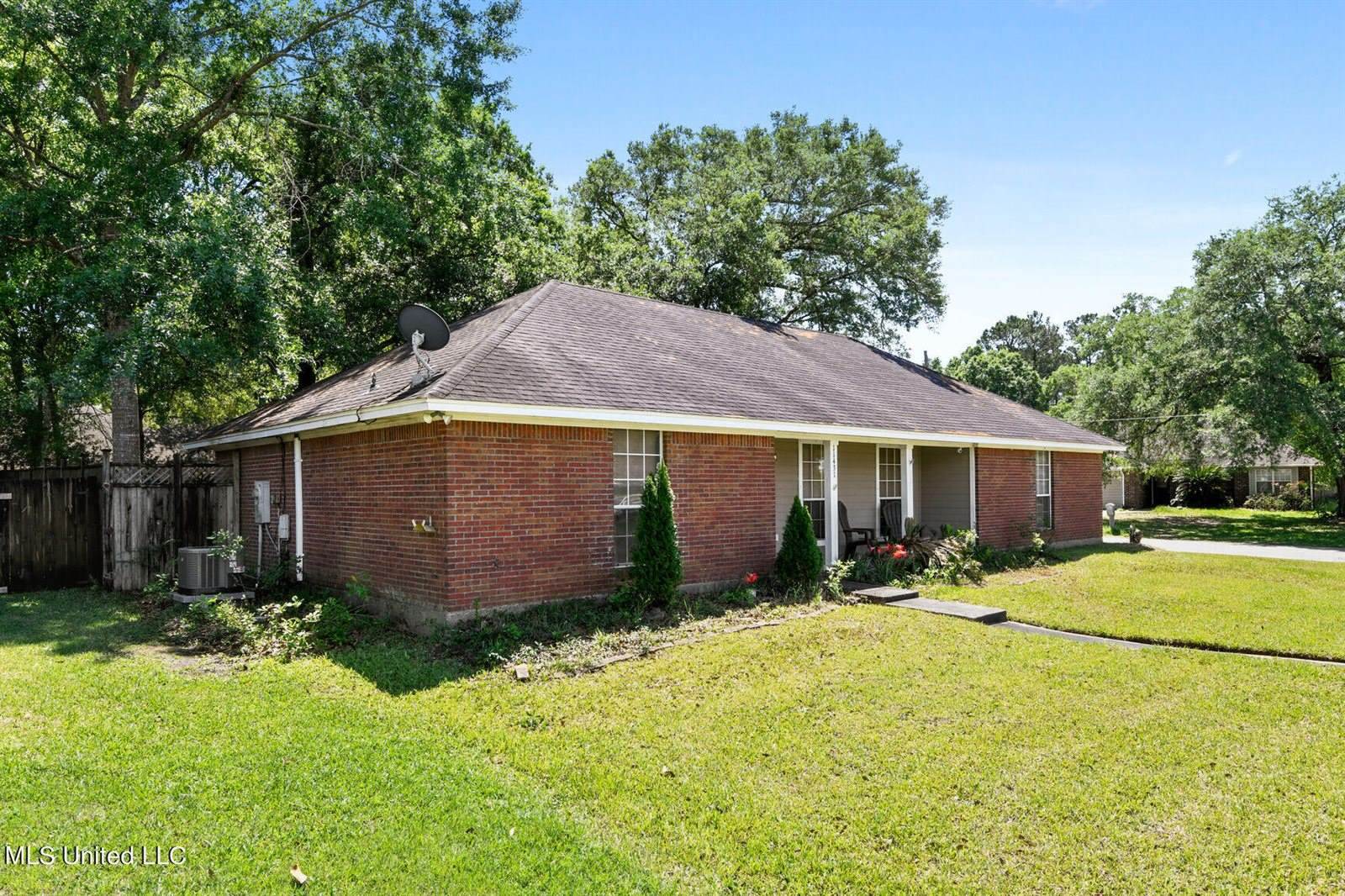 11431 Bayou Place, Ocean Springs, MS 39564