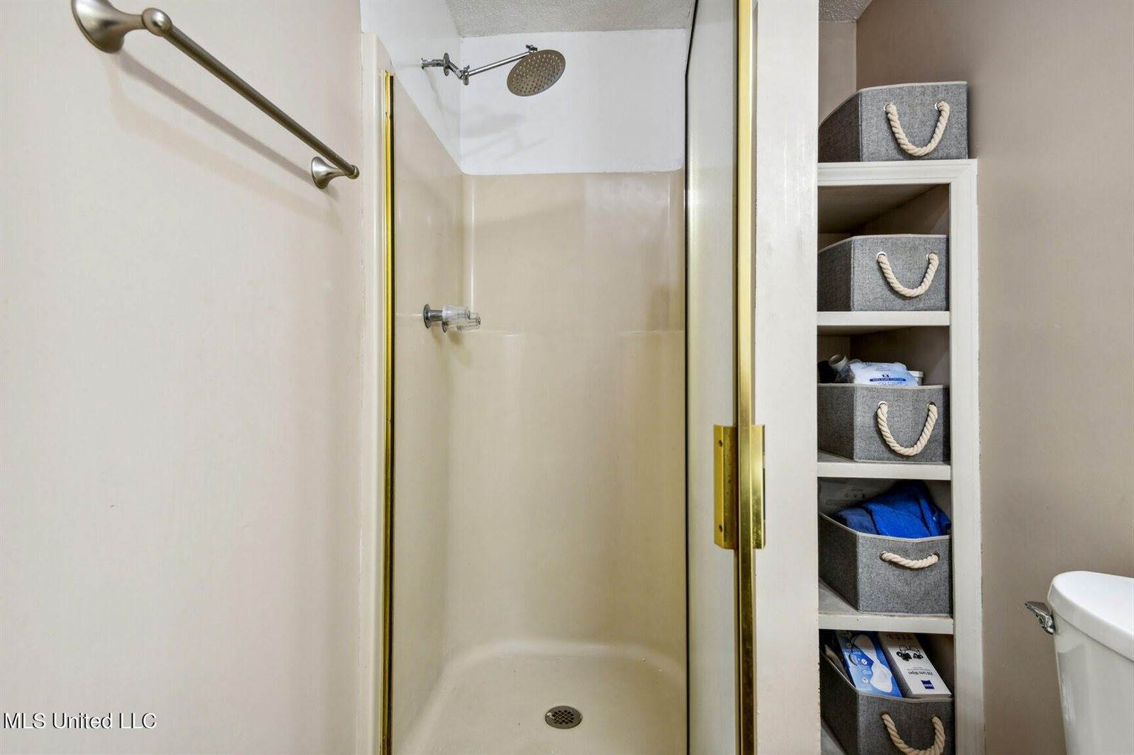 11431 Bayou Place, Ocean Springs, MS 39564