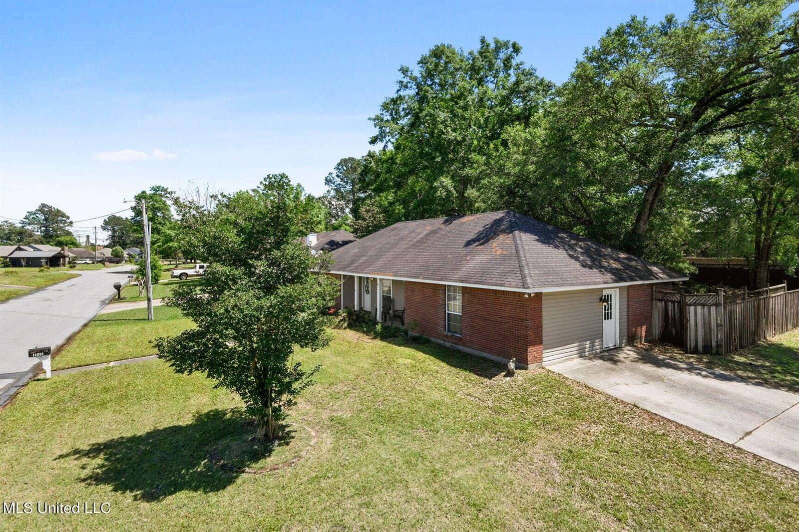 11431 Bayou Place, Ocean Springs, MS 39564