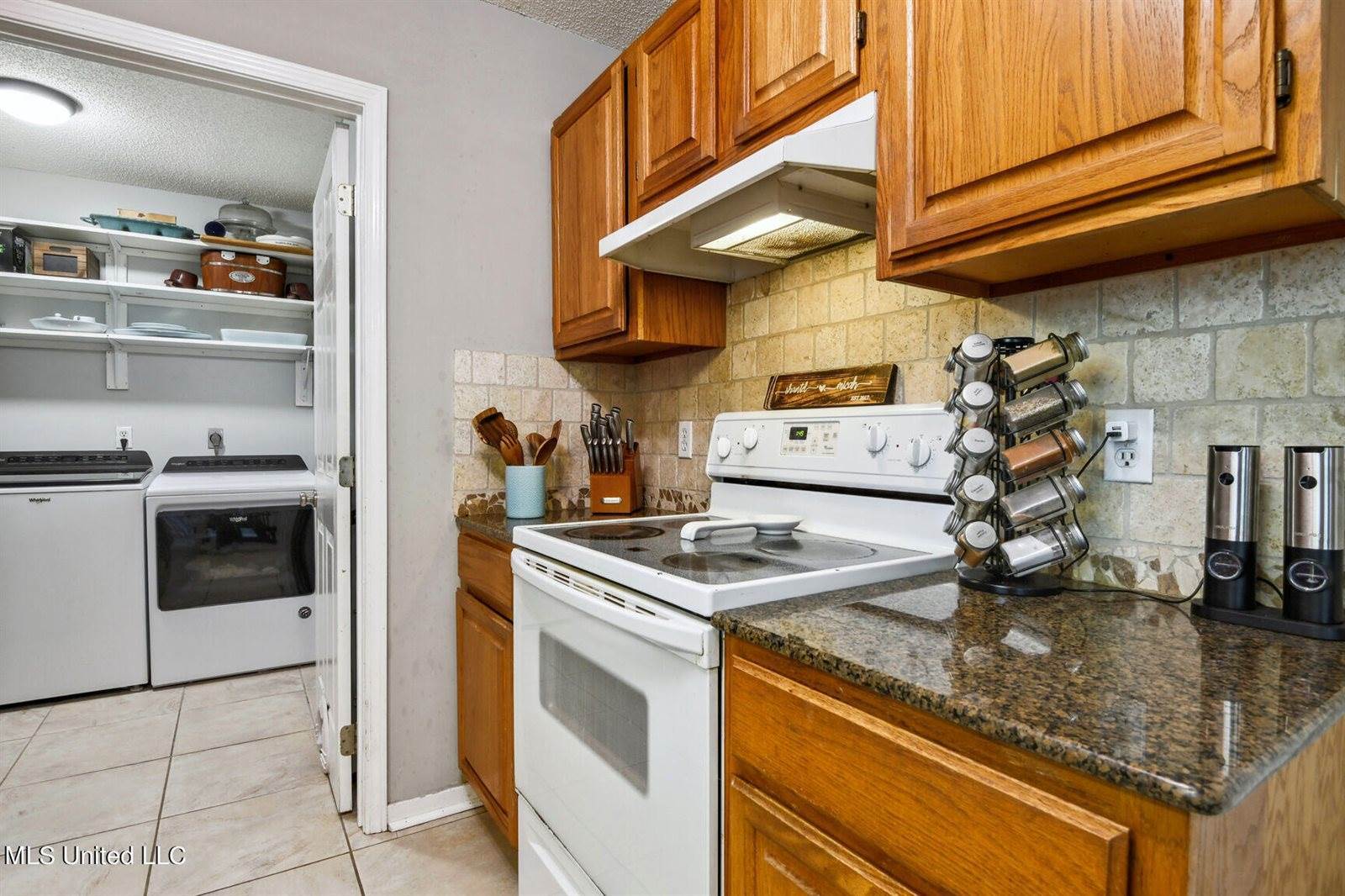 11431 Bayou Place, Ocean Springs, MS 39564