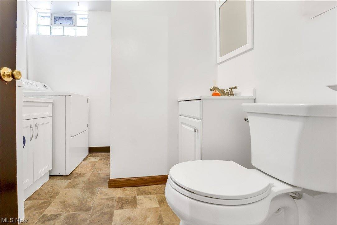 12760 Jamestown Avenue NW, Uniontown, OH 44685