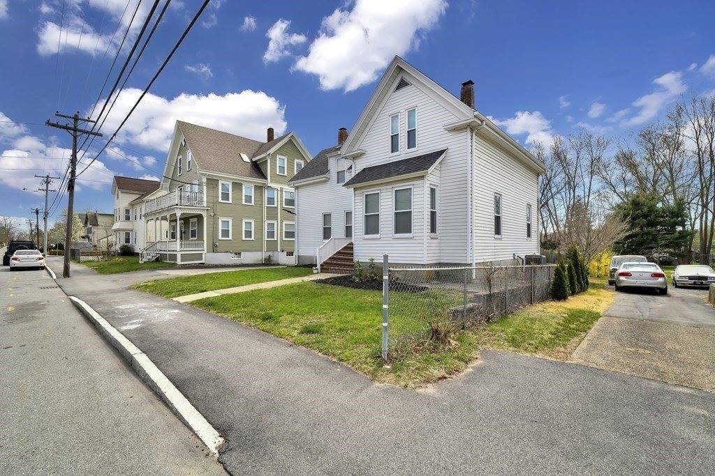 44 Kilton St, Taunton, MA 02780