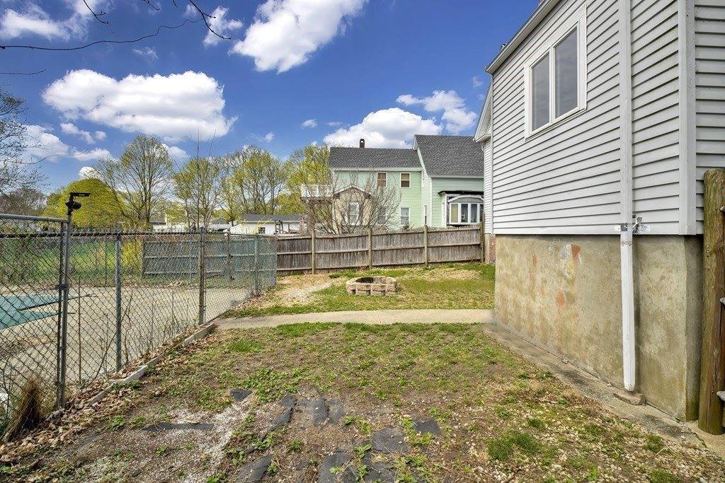 44 Kilton St, Taunton, MA 02780