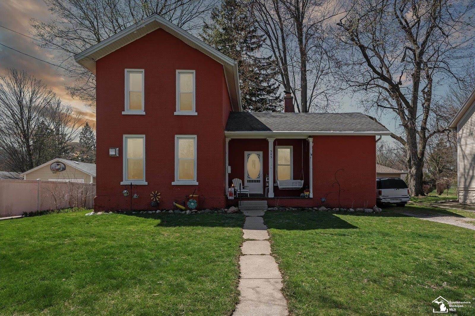 303 N McKenzie, Adrian, MI 49221