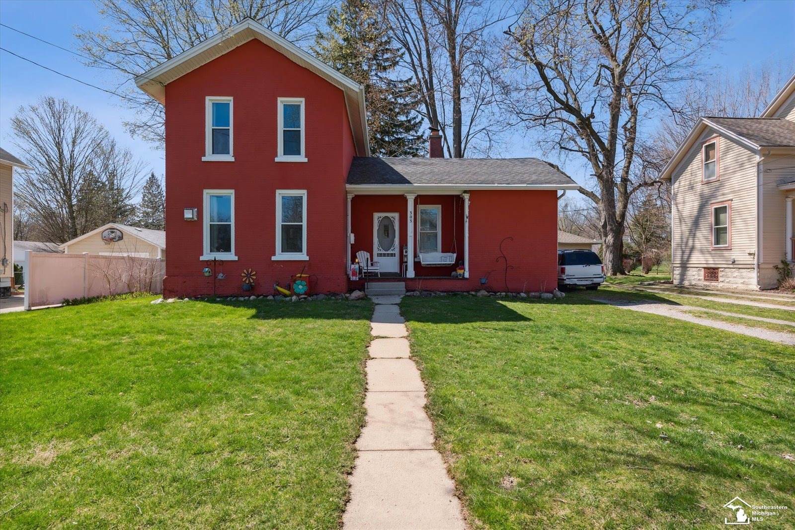 303 N McKenzie, Adrian, MI 49221