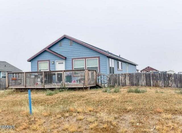 5627 Stoneview Avenue, Williston, ND 58801