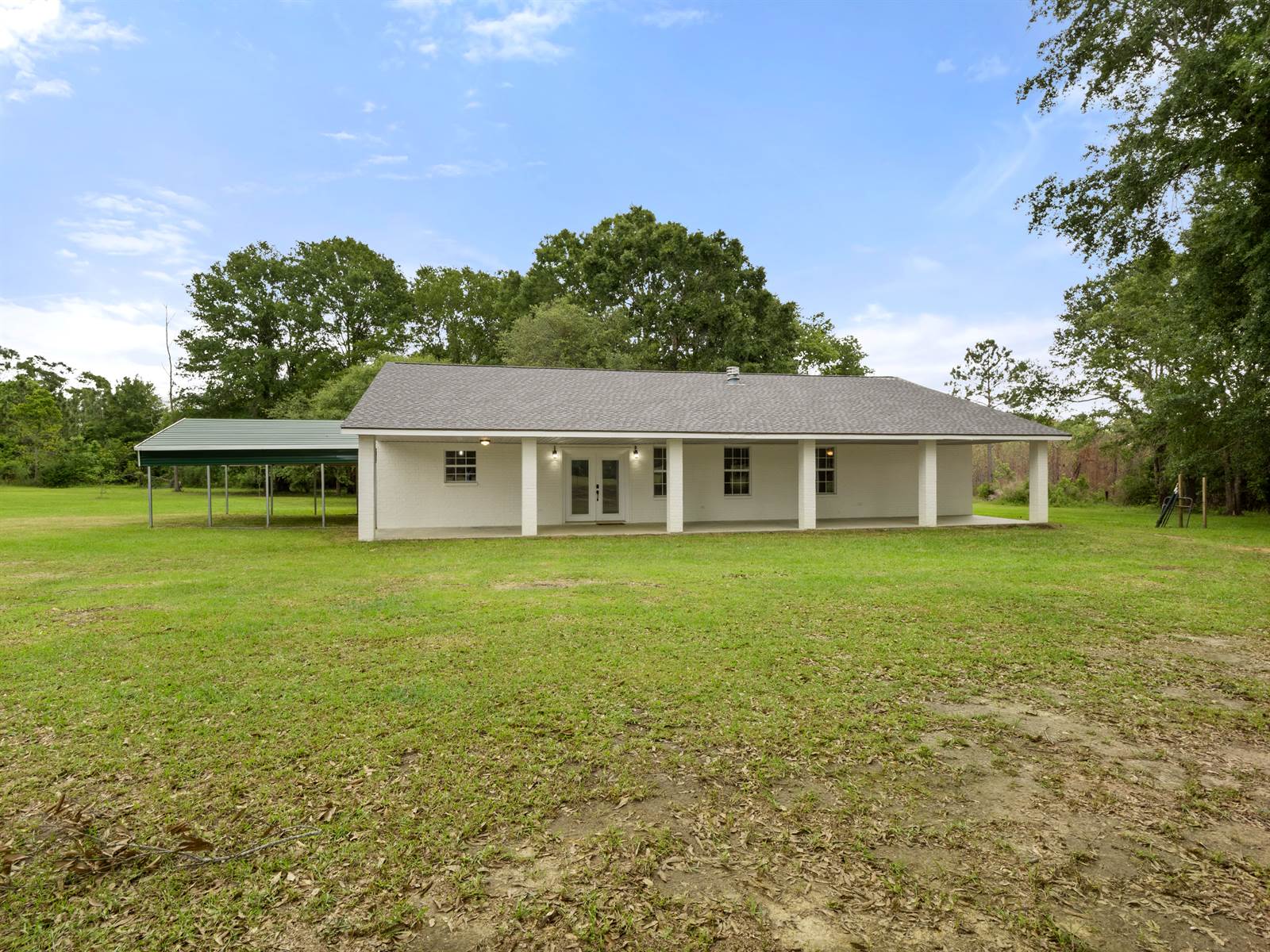 405 Dove Ln, Leesville, LA 71446