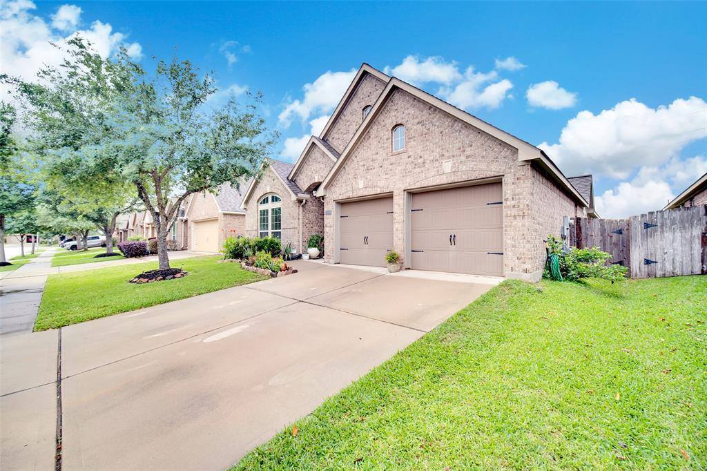 26314 Serenity Oaks Drive, Richmond, TX 77406